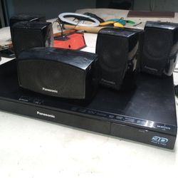 Panasonic SA BTT270 3D Blu-ray, DVD, Disc Home Theater Player Remote & Speakers

