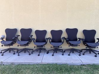 Herman miller Mirra 2 office chair /2022/multiple available/pristine Condition