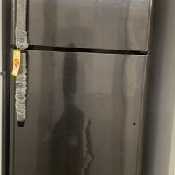 Brand new Frigidaire refrigerator!! 20.4 cubic units! With warranty