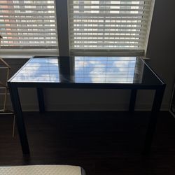 IKEA Dining Table With 4 Chairs 