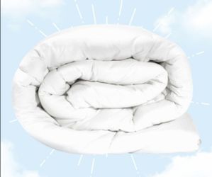 Brand new queen 3 zone comforter