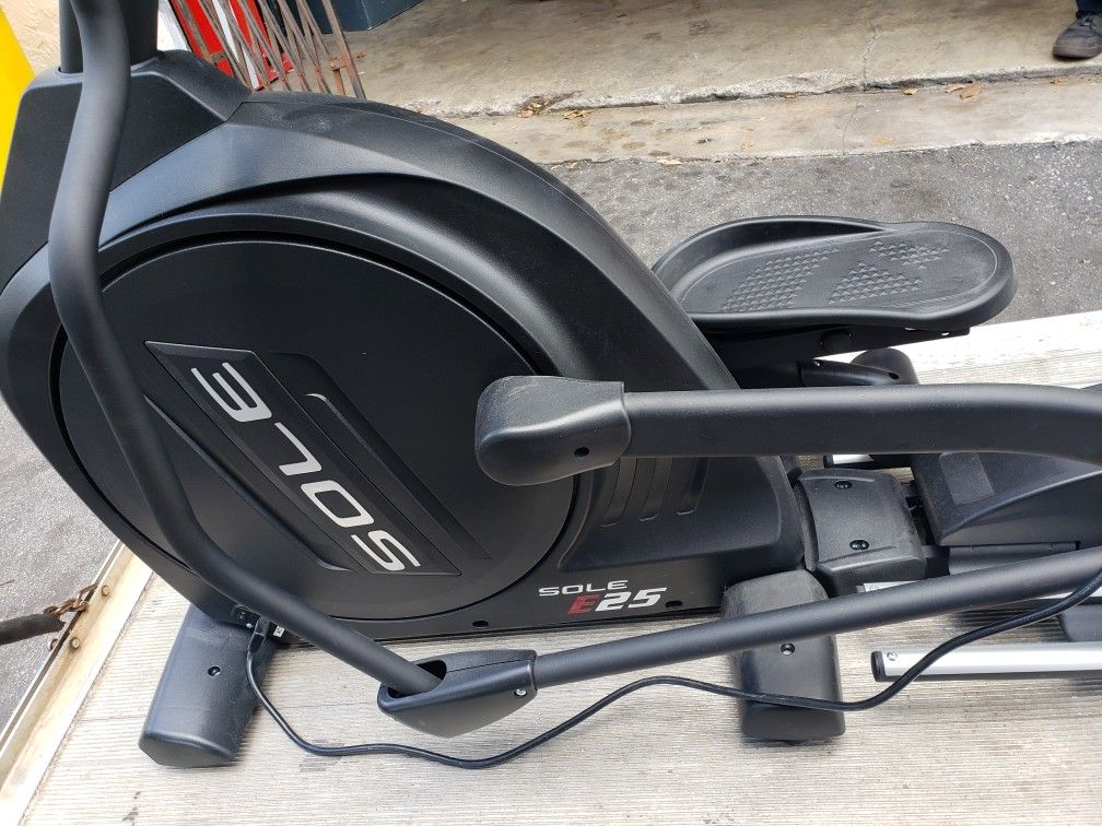 Sole E25 Elliptical for sale for Sale in West Palm Beach, FL OfferUp