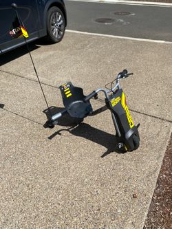 Razor Power Rider 360 9 MPH Drifting Trike Ride-On Electric Powered Tricycle, Black, Yellow