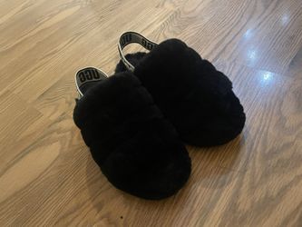 UGG sandles Size 6