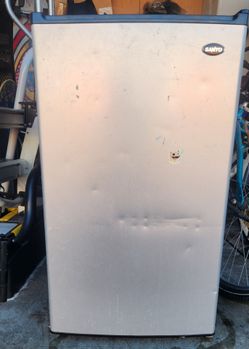 Mini fridge