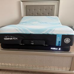 For Sale: Tempur-Pedic LUXEbreeze° Soft (Queen) + ProSmart Base