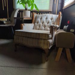Matching Vintage Couch And Seat Set