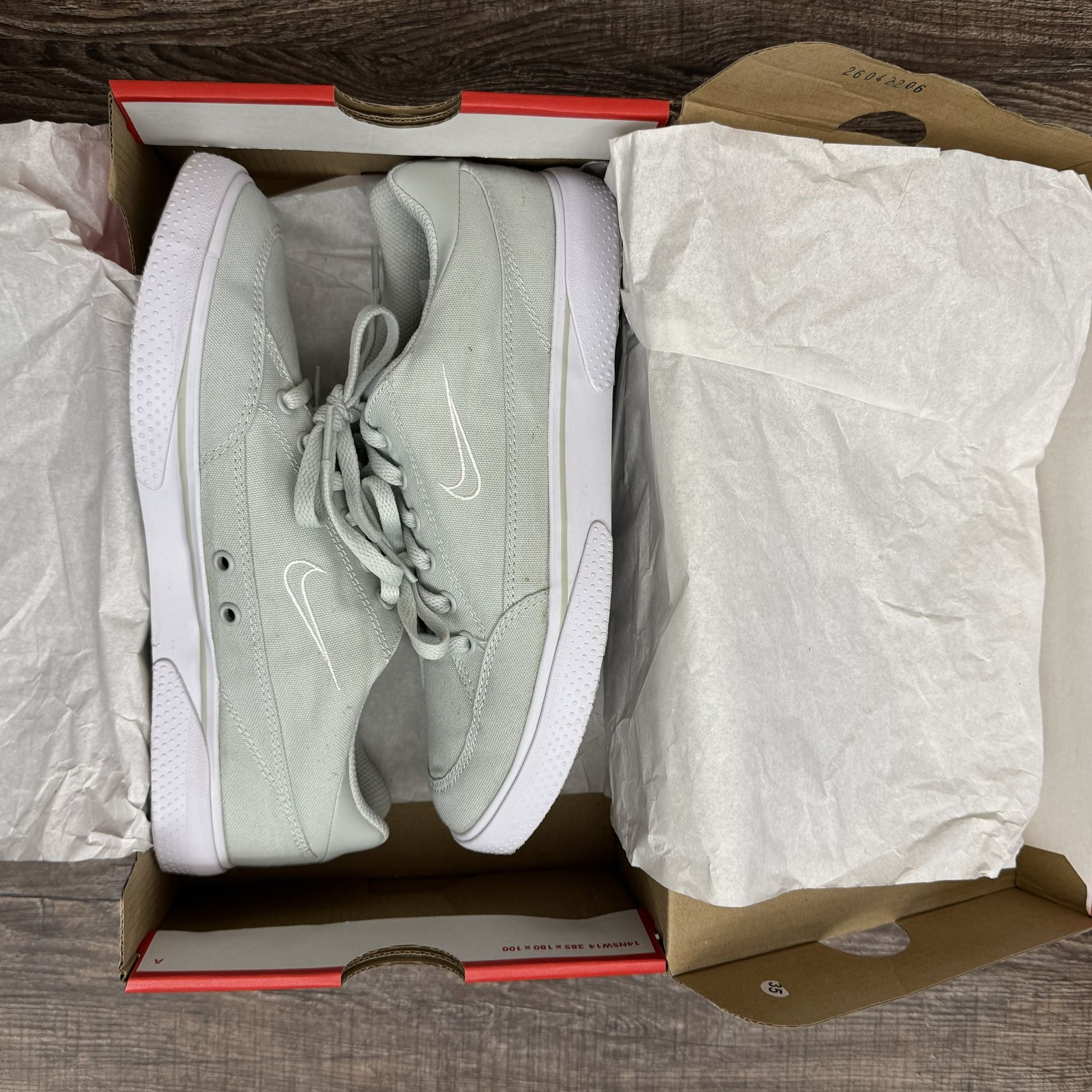 NIKE SHOES
