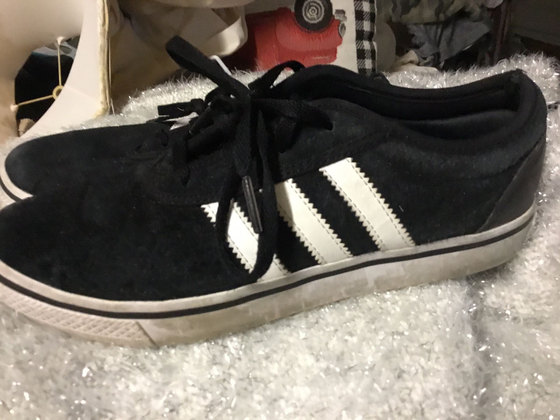 Kids Sz 6 Adidas 