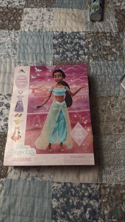 Disney princess Jasmine and Disney Cinderella