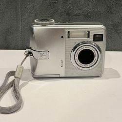 Kodak EasyShare C330 4.0MP 3x Optical Zoom Silver Point & Shoot Digital Camera