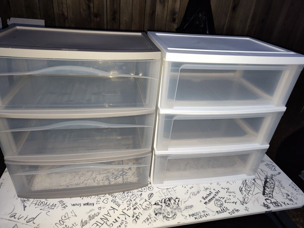 Plastic drawers