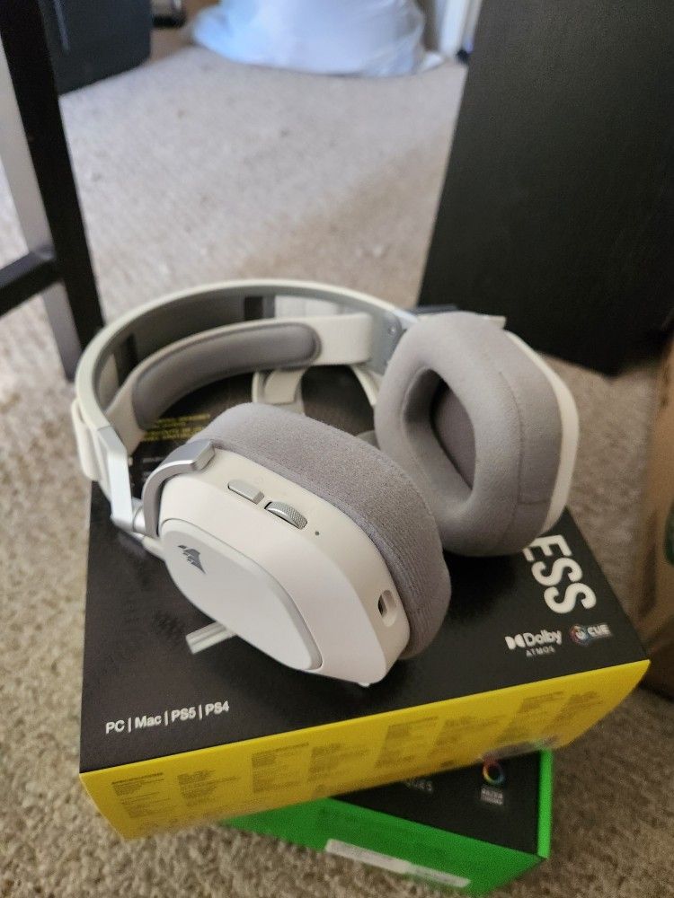 Corsair HS80 Wireless Gaming Headset