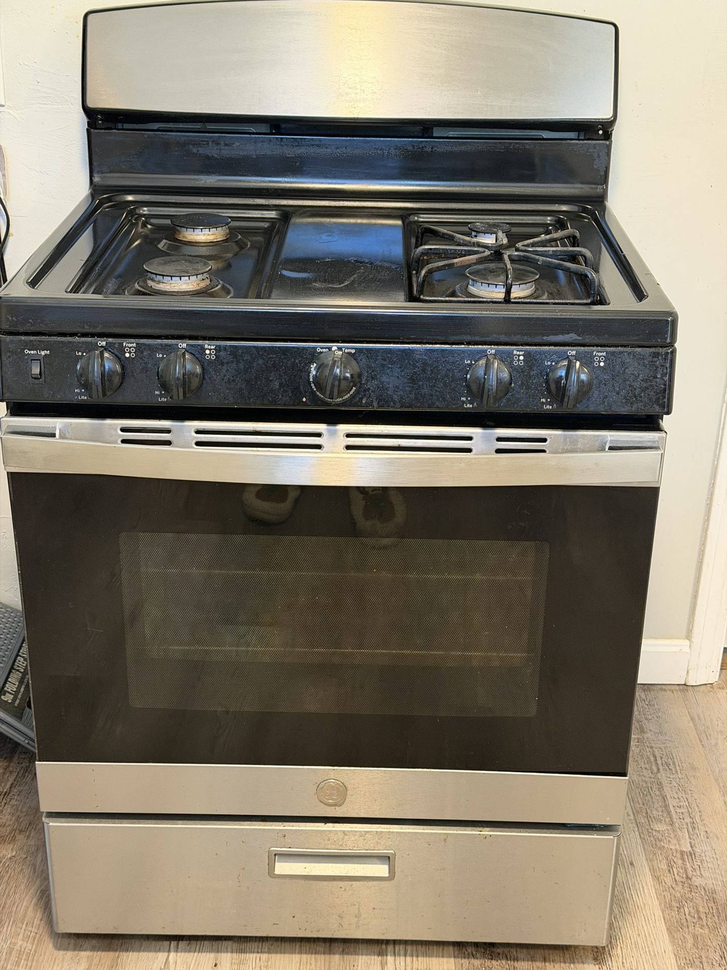 General Electric Stove Range