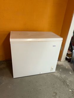 Chest freezer - free