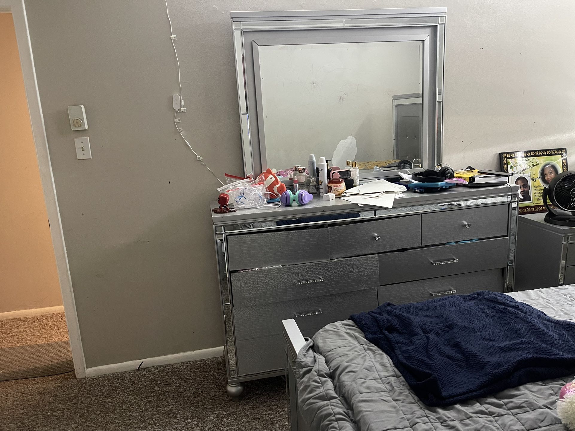 Queen Size Bedroom Set