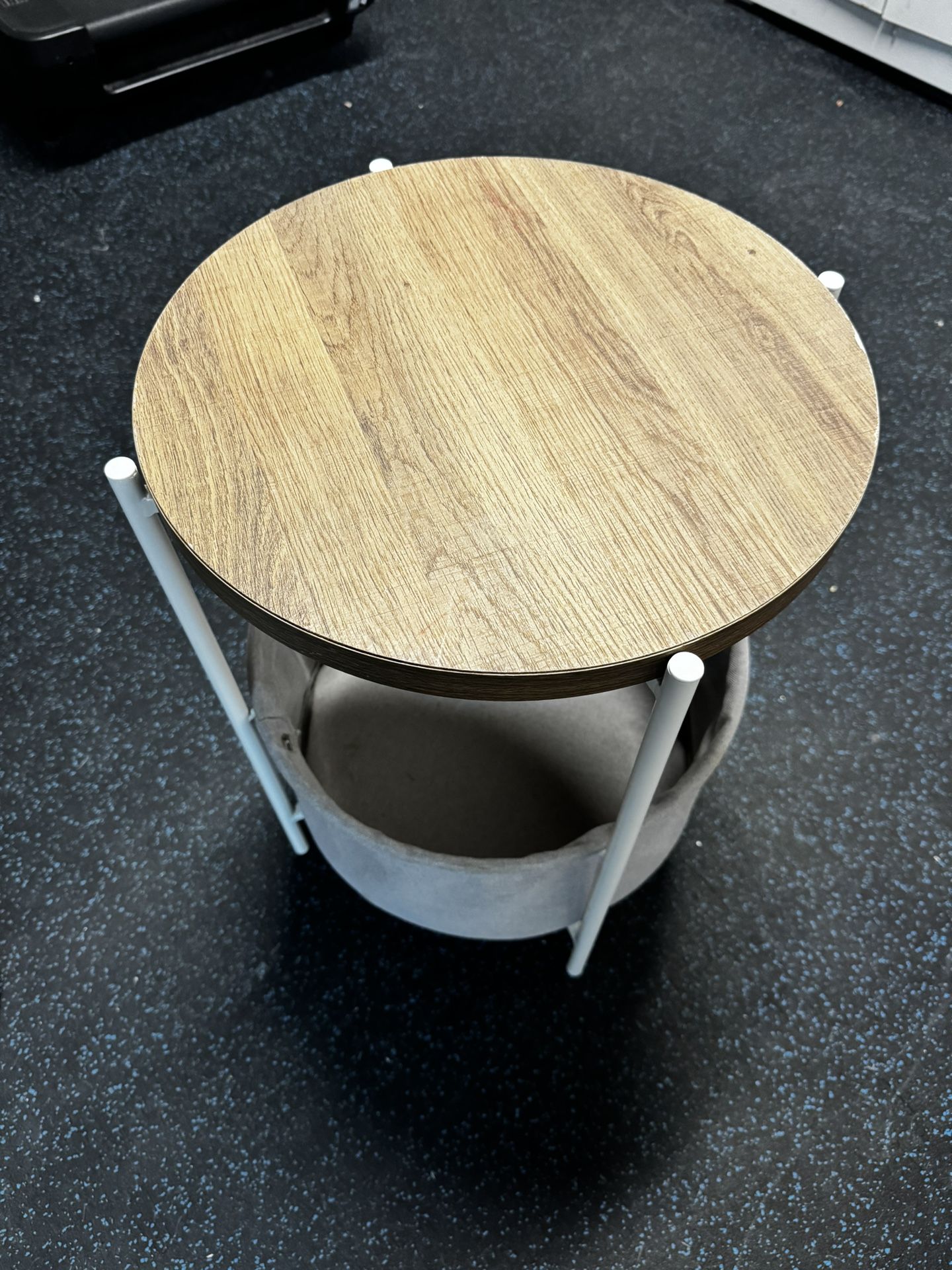 SIDE TABLE WITH BASKET
