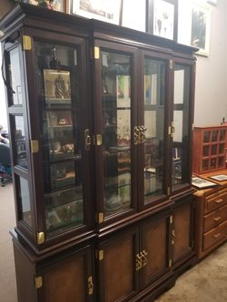 China Hutch w/ Mirror Backing & Glass Shelves