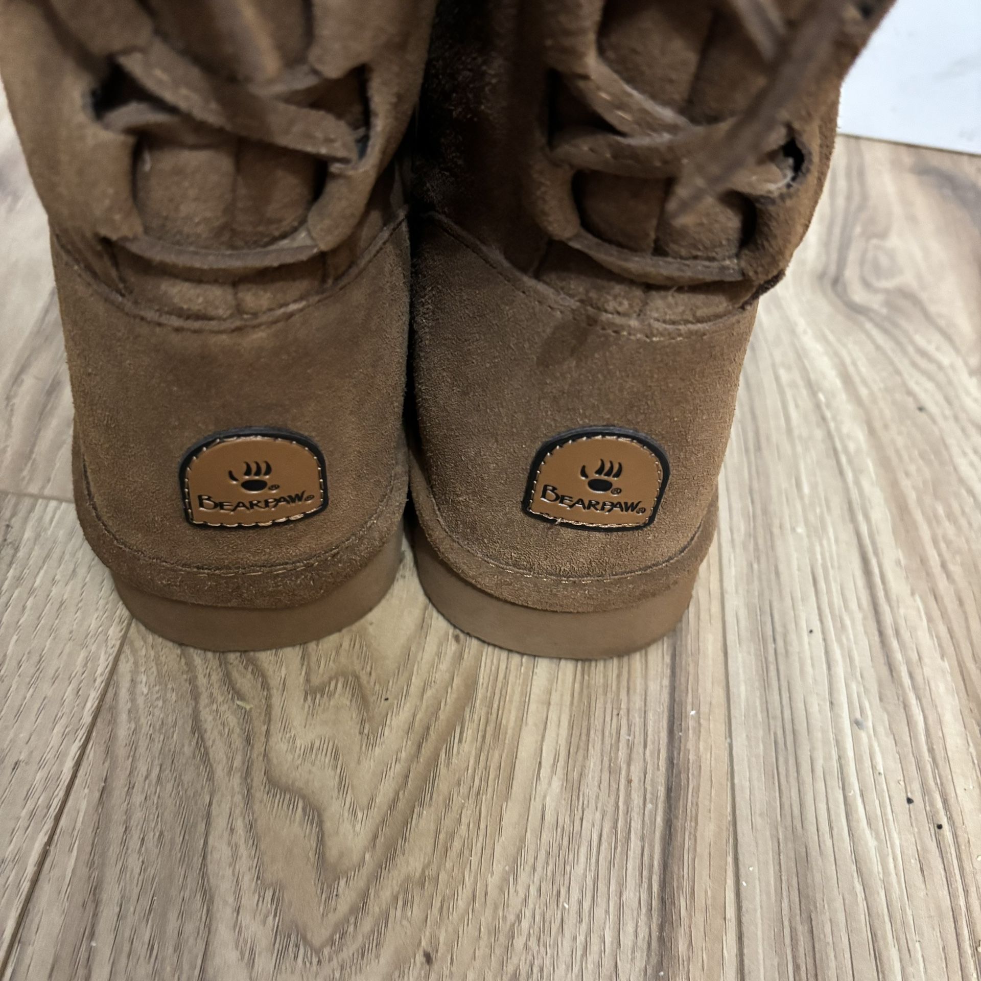 New Bear Paw Boots Size 9 *Run Small*