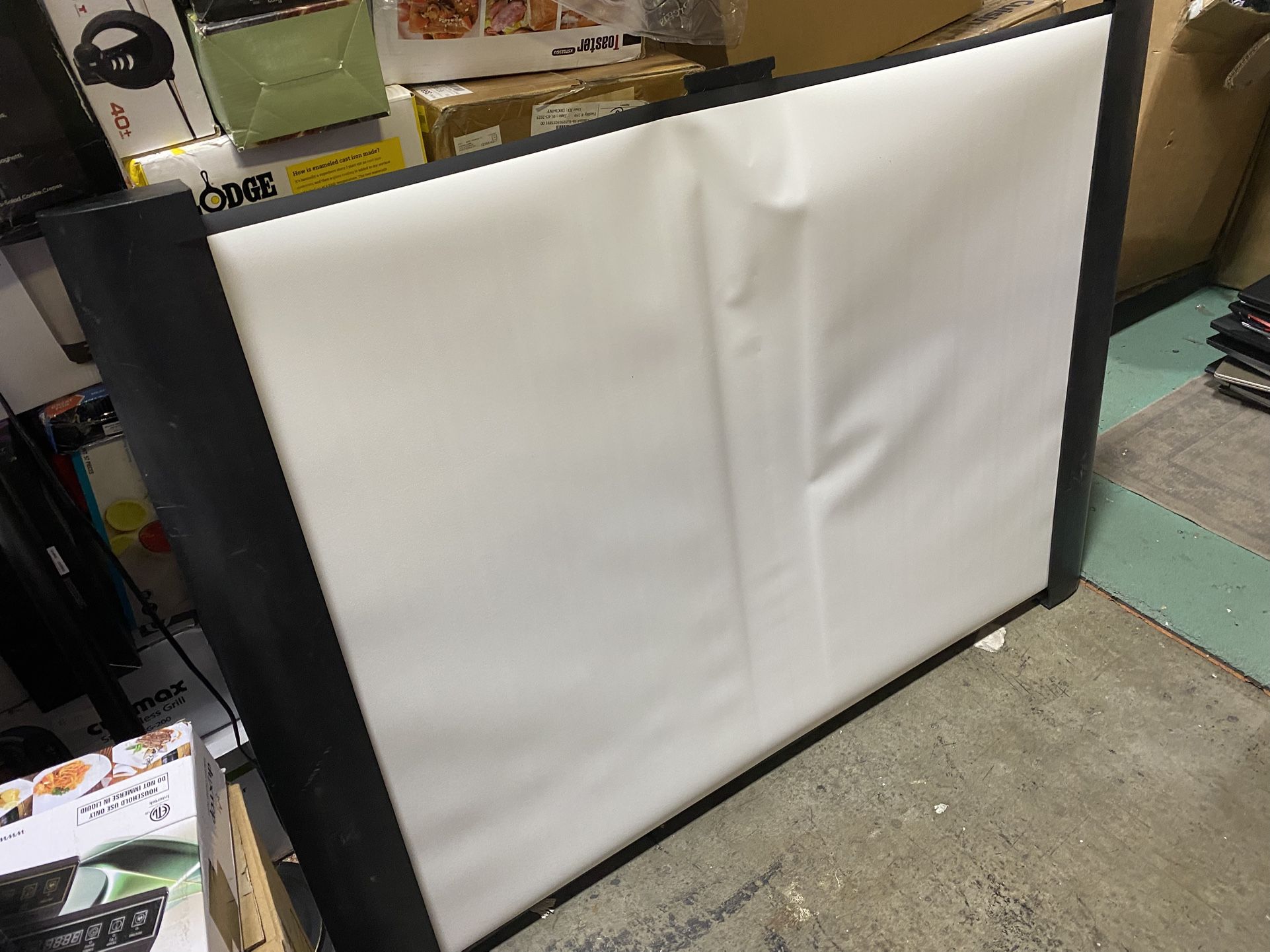 Epson® Accolade™ Duet™ Ultra Portable Projection Screen