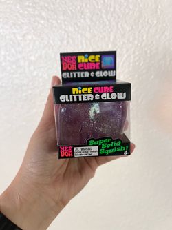NeeDoh Nice Cube Glitter and Glow (Purple）