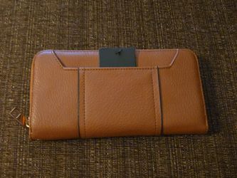 New Ladies Mia K Farrow Wallet $5
