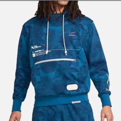 Nike Standard Issue Hoodie 