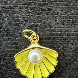 Ginkgo Leaf With Pearl Charm / Pendant 