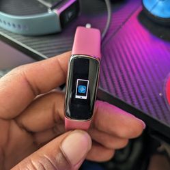 Fitbit Luxe