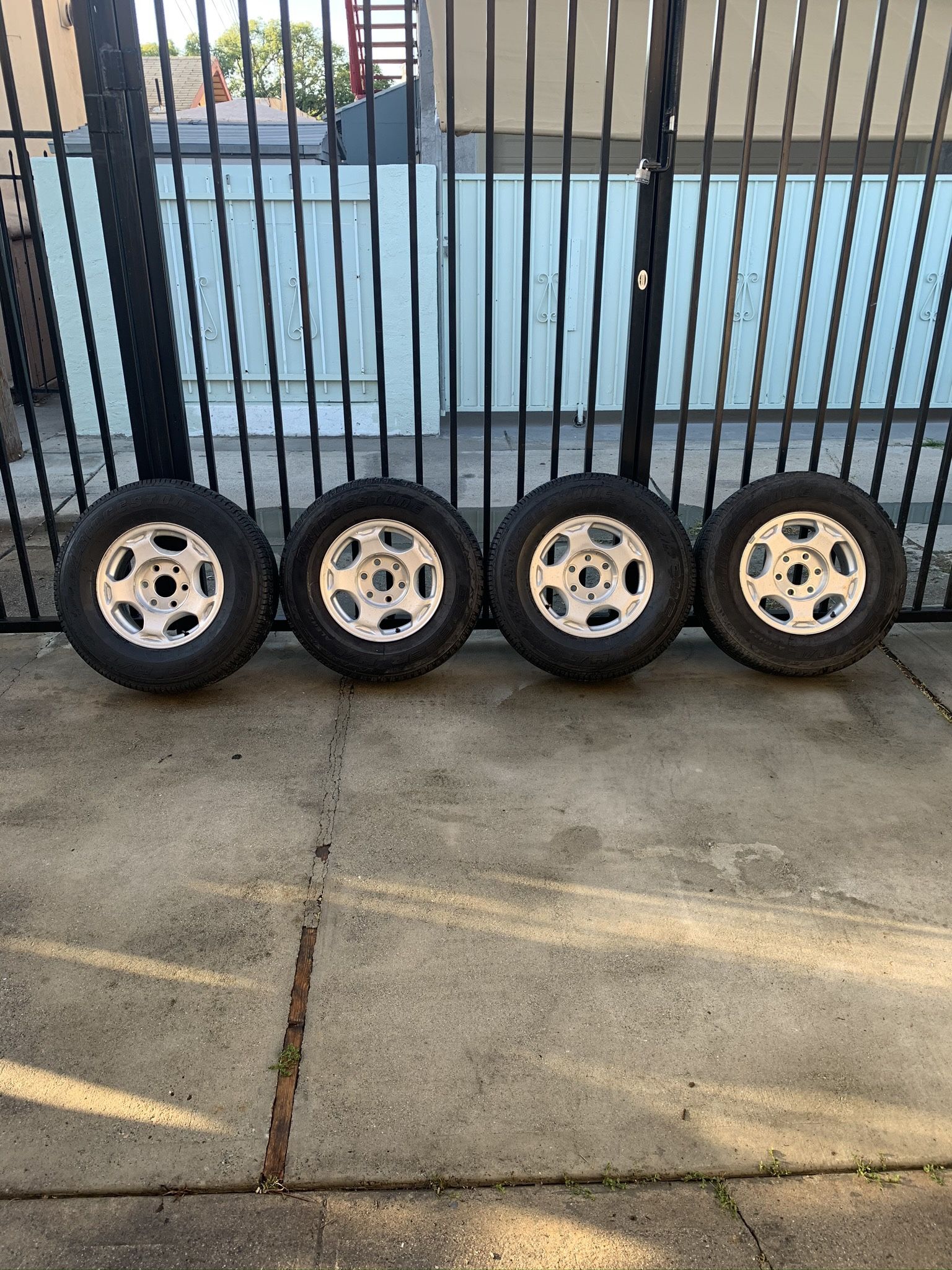 Chevy Tahoe Wheels/tires