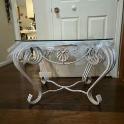 Glass Coffee Table, White, Vintage Look.