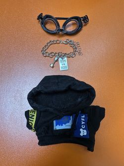 Tiny LABUBU Hoodie with Goggles & Necklace (Doll Not Included)