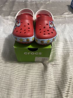 Crocs Mario