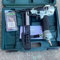 Hitachi 18 GUAGE Staple Nail Gun