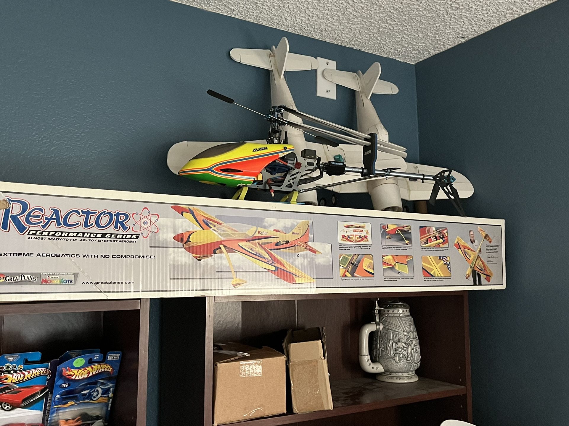 Planes Helicopters And Drones R/C