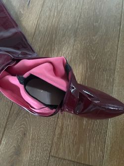 White fox knee-high, patent leather boots