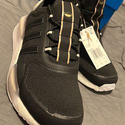 Women’s Size 9.5 Adidas 