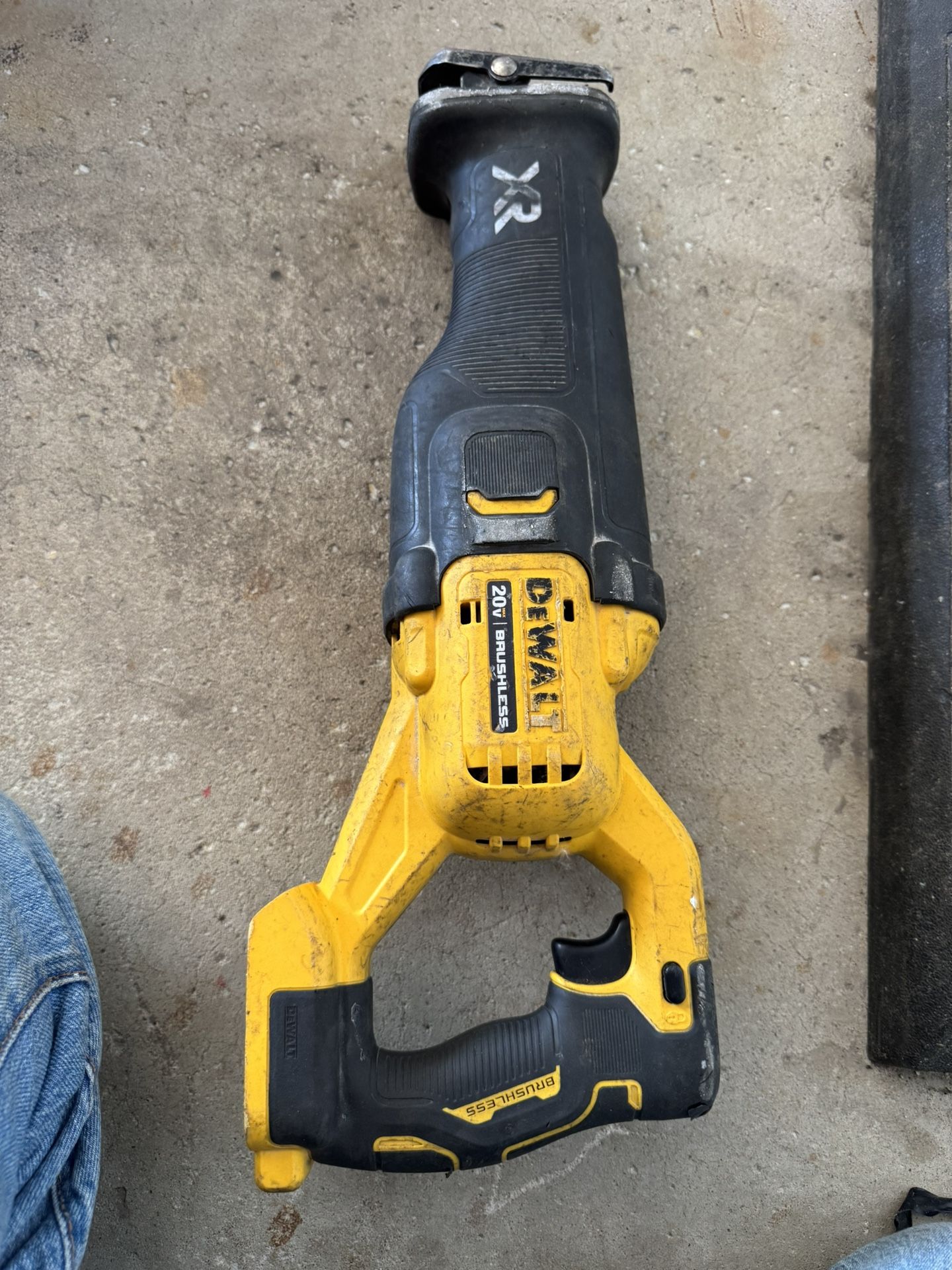 DEWALT 20-Volt XR Cordless Reciprocating Saw Super HeavyDuty Sawzall (Tool Only)