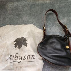 Abbyson Purse With Dust Cover New