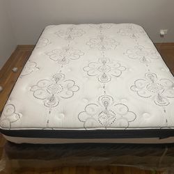 Queen Pillow Top Bed