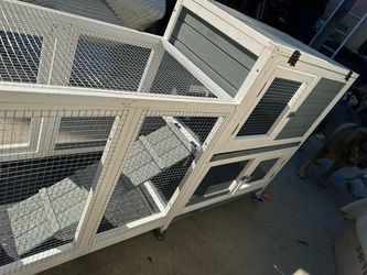 Animal enclosure