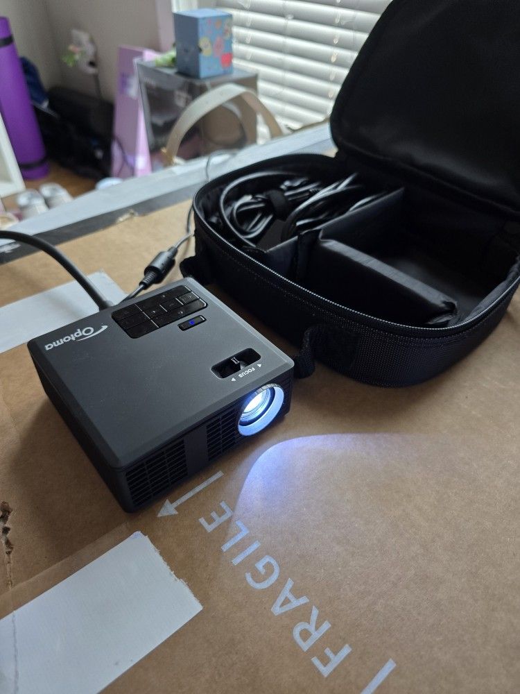Optoma ML750 WXGA 700 Lumen Portable LED Projector