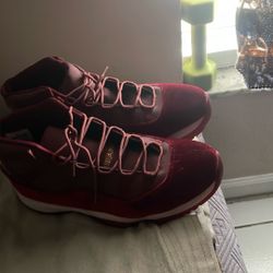 Jordan 11 Velvet 