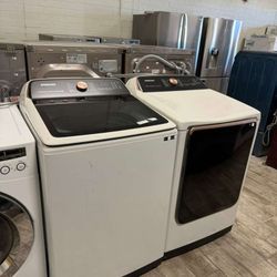 Samsung MEGA Capacity washer and dryer set electric with warranty