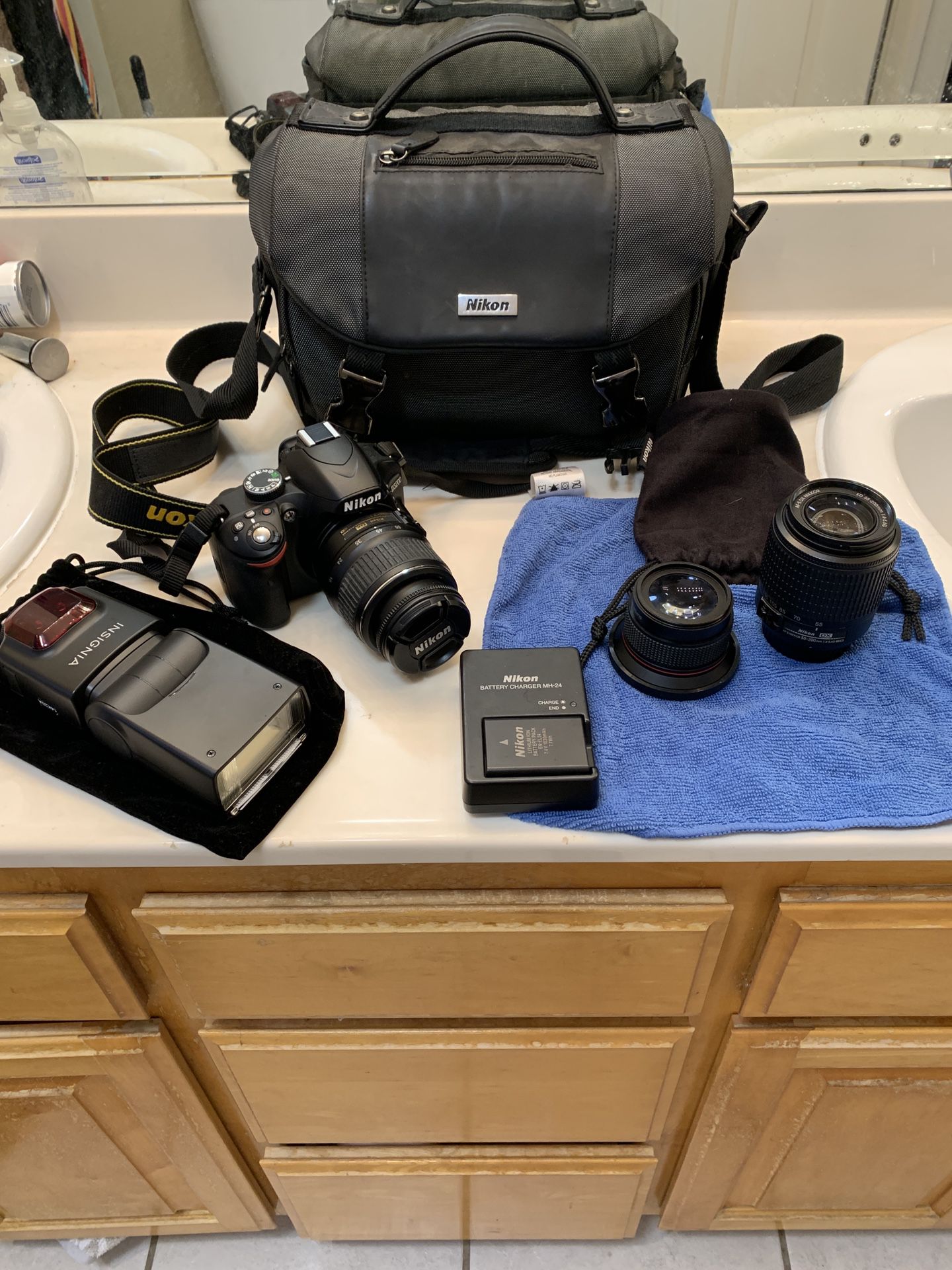 Nikon - D3200 DSLR Camera with AF-P DX 18-55mm G VR and 70-300mm G ED Lenses - Black With Camera Bag