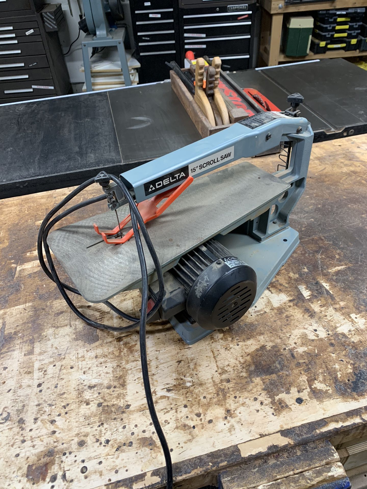 The Delta 40150 Scroll Saw 15 Inch for Sale in Bolingbrook, IL OfferUp