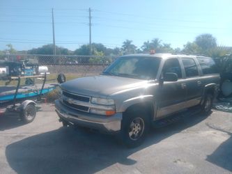 2000 Chevy Suburban runs excellent