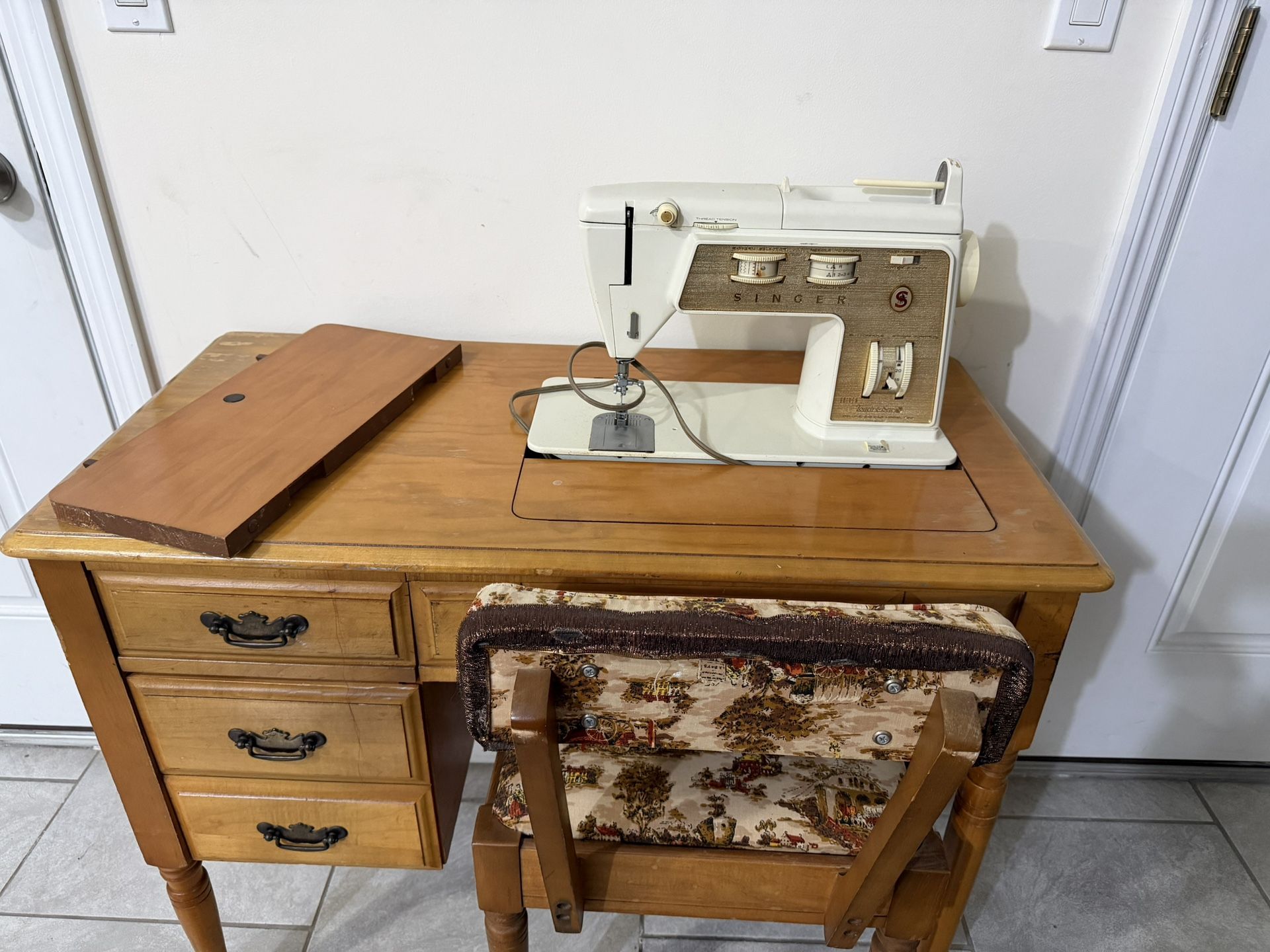 Singer Model 750 Sewing Machine 