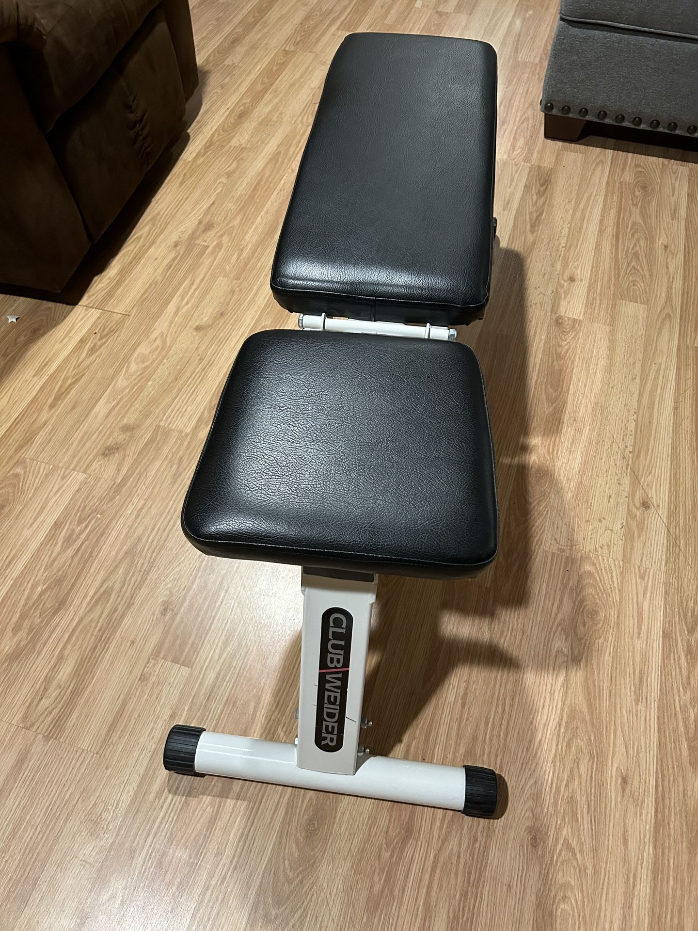 Adjustable Weight Bench
