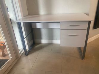 White High-Gloss Desk